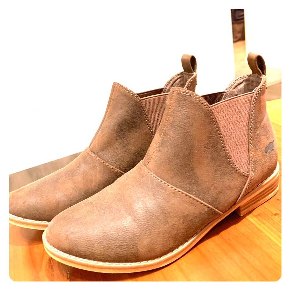 New Rocket dog brown Chelsea boots